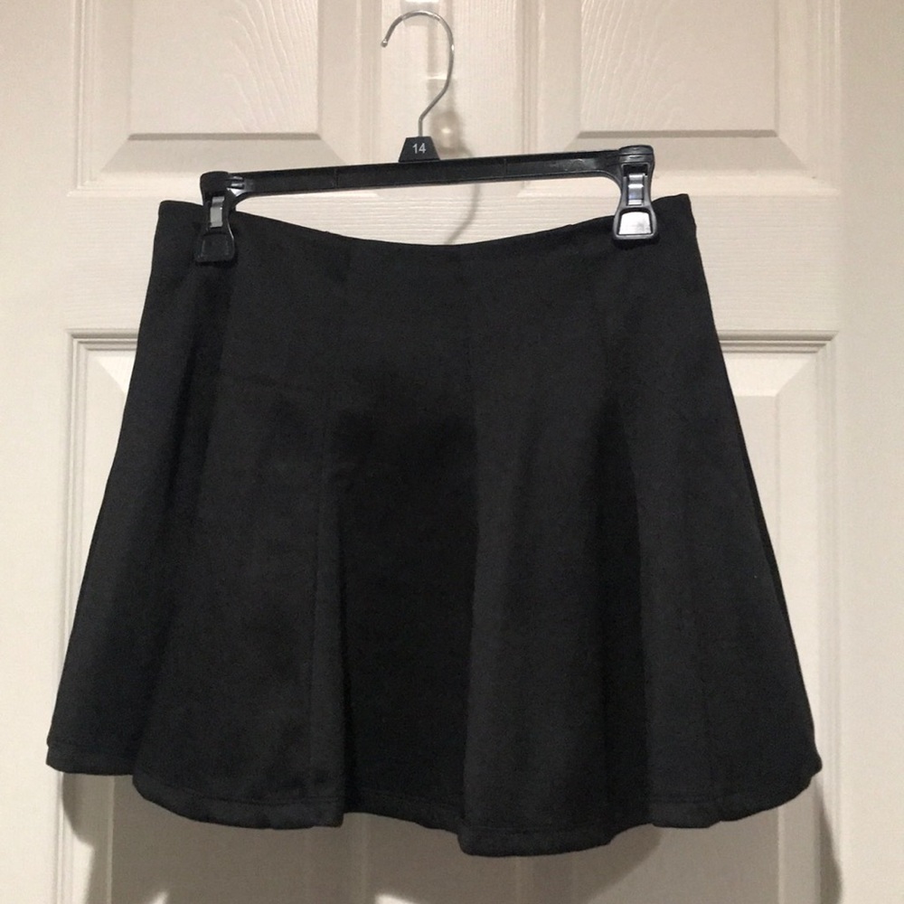 Black skirt in good conditions.